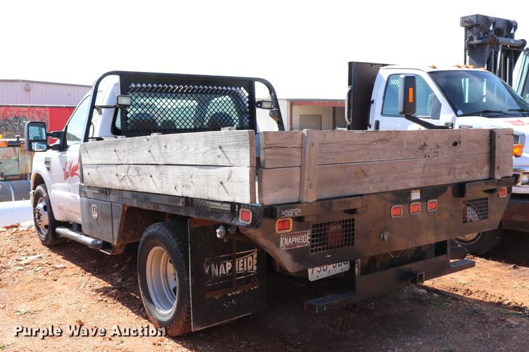 image for item ED9680 2008 Ford F350 Super Duty flatbed pickup truck