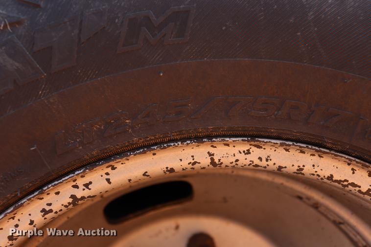 image for item ED9680 2008 Ford F350 Super Duty flatbed pickup truck