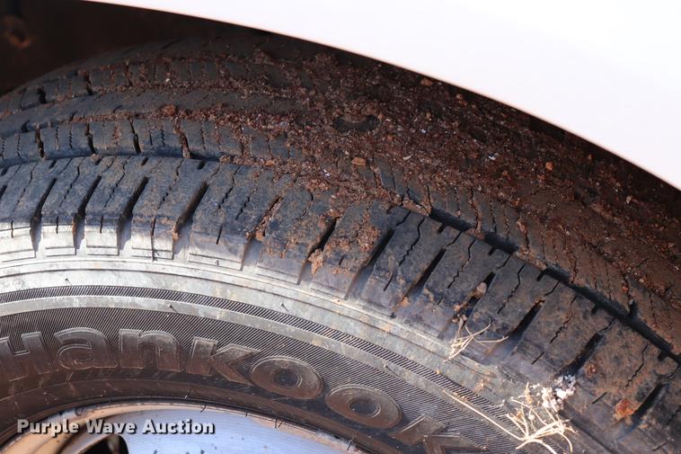 image for item ED9680 2008 Ford F350 Super Duty flatbed pickup truck