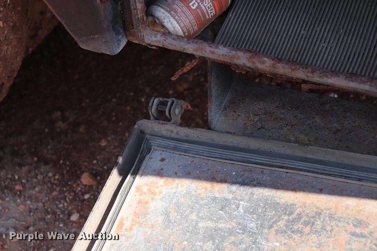 image for item ED9680 2008 Ford F350 Super Duty flatbed pickup truck