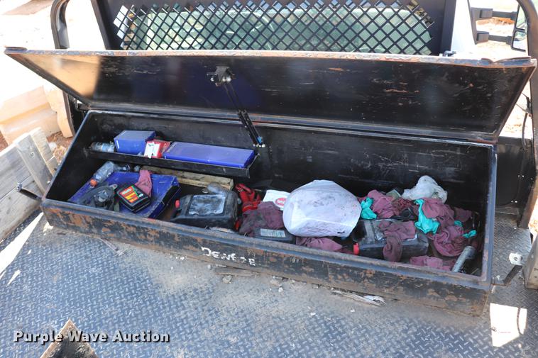 image for item ED9680 2008 Ford F350 Super Duty flatbed pickup truck