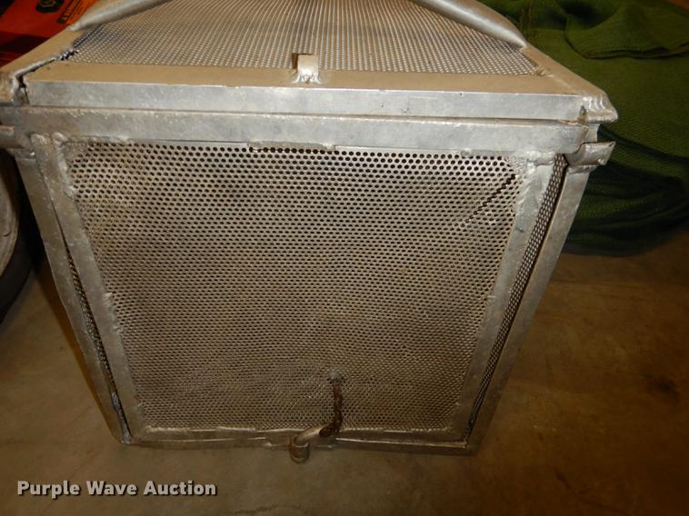 image for item EE9227 Country Clipper Z-Trek lawn mower