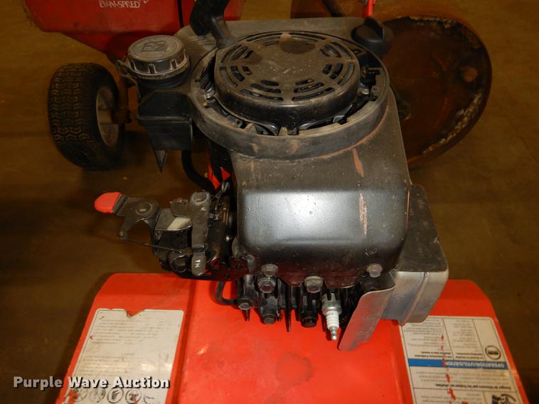 image for item EE9228 Lawn and garden equipment