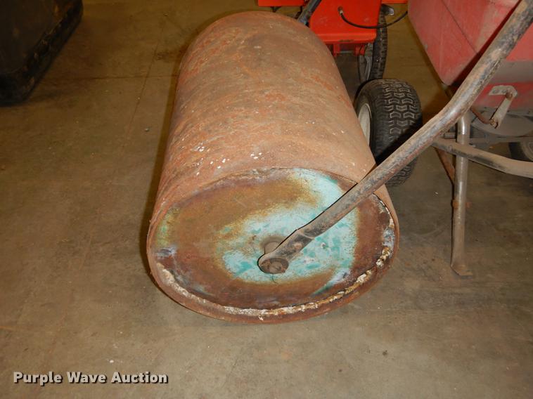 image for item EE9228 Lawn and garden equipment