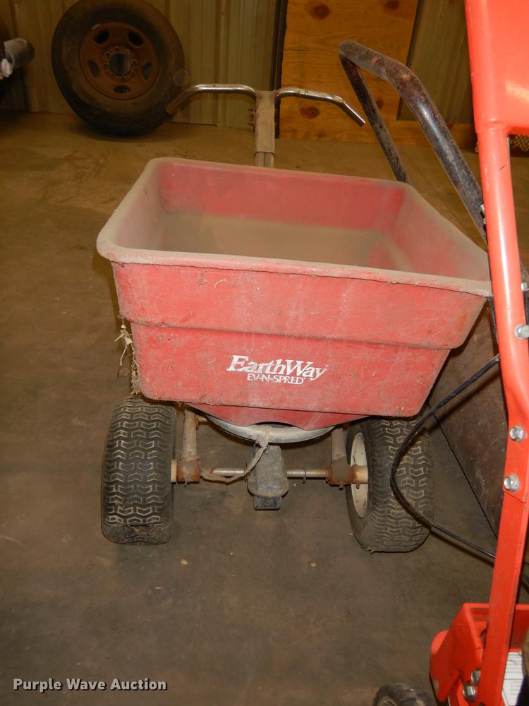image for item EE9228 Lawn and garden equipment