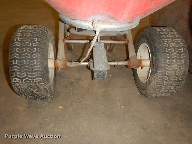 image for item EE9228 Lawn and garden equipment