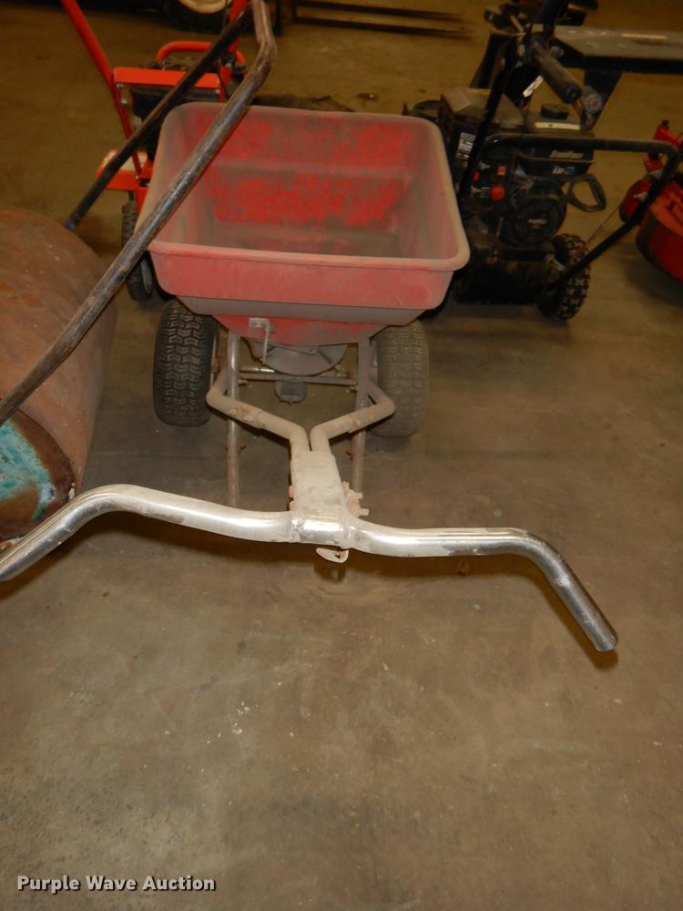 image for item EE9228 Lawn and garden equipment