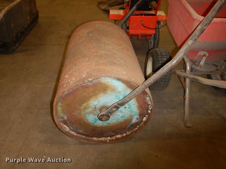 image for item EE9228 Lawn and garden equipment