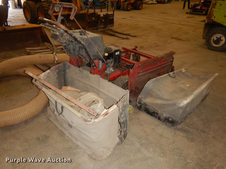 image for item EE9230 Toro Proline lawn mower