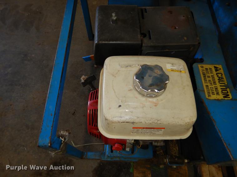 image for item EE9233 Goosen BCG-2 bale chopper