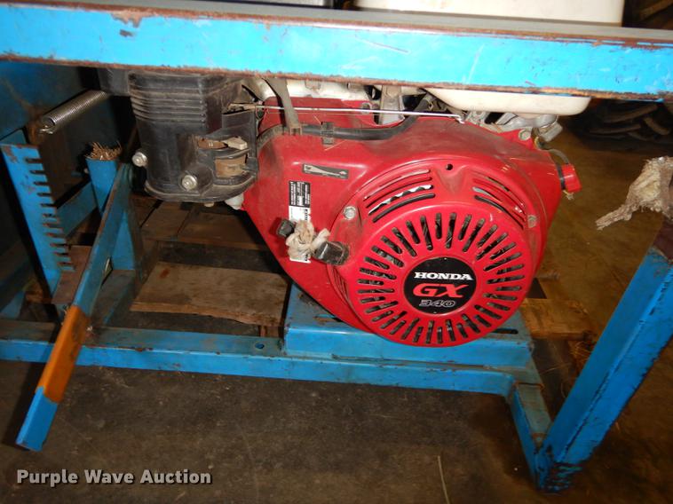 image for item EE9233 Goosen BCG-2 bale chopper