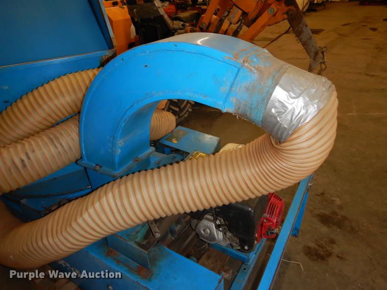 image for item EE9233 Goosen BCG-2 bale chopper