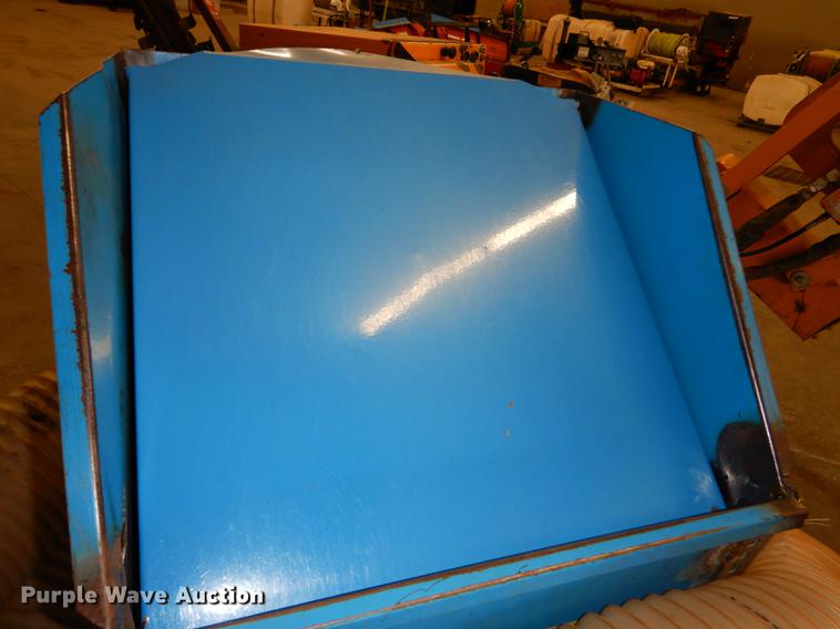 image for item EE9233 Goosen BCG-2 bale chopper