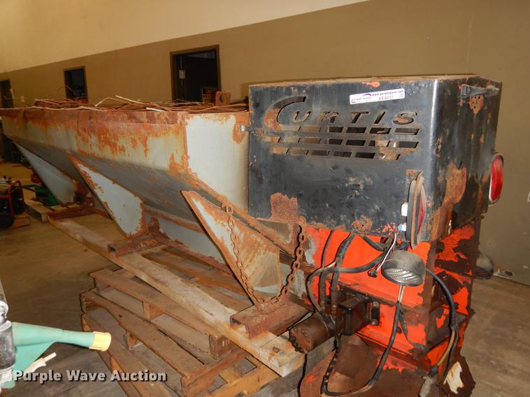 image for item EE9237 Curtis steel V-box spreader