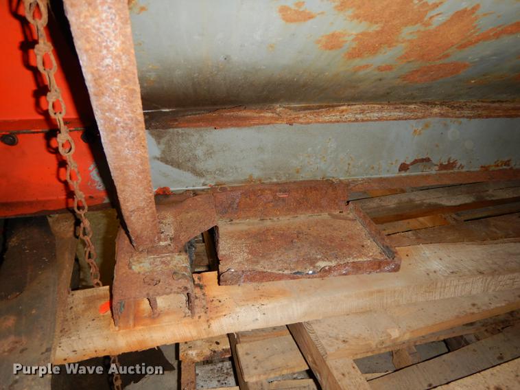 image for item EE9237 Curtis steel V-box spreader