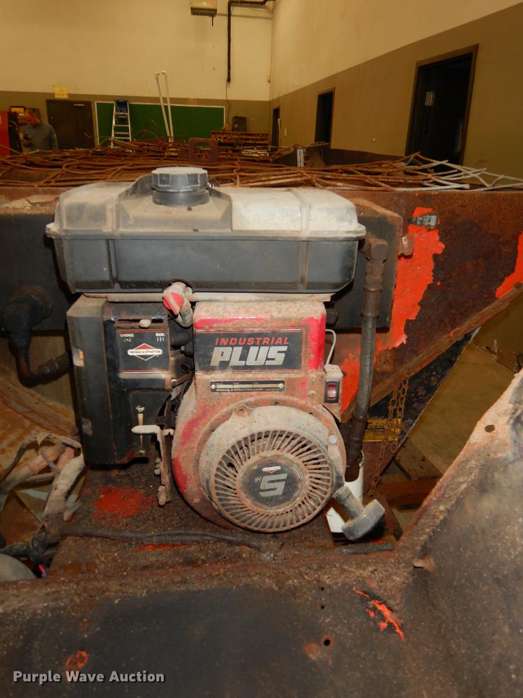 image for item EE9237 Curtis steel V-box spreader