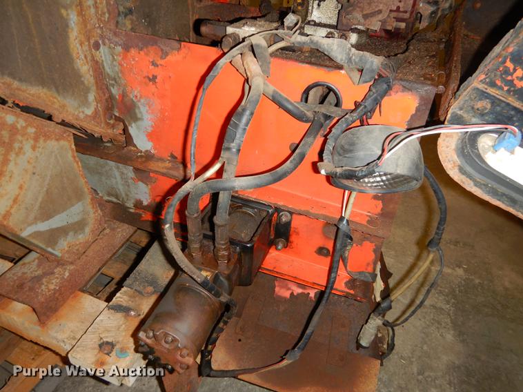 image for item EE9237 Curtis steel V-box spreader