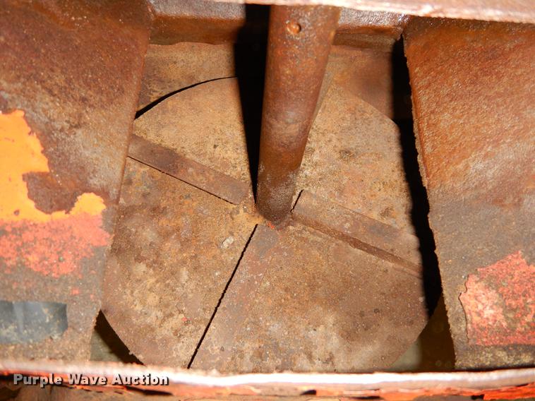 image for item EE9237 Curtis steel V-box spreader