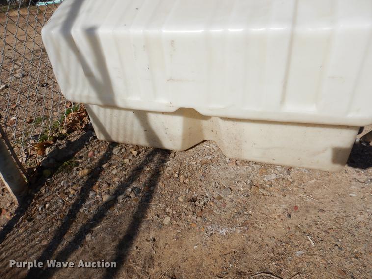 image for item EE9248 (3) poly tanks