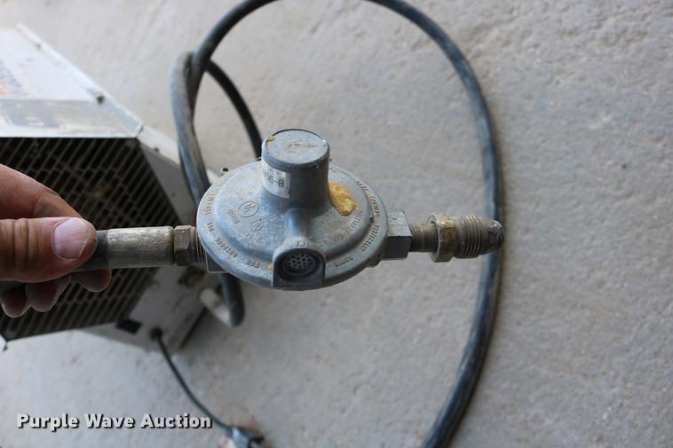 image for item EE9788 2009 Tradesman 155 Ultra propane heater