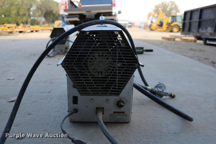 image for item EE9789 2009 Tradesman 155 Ultra propane heater