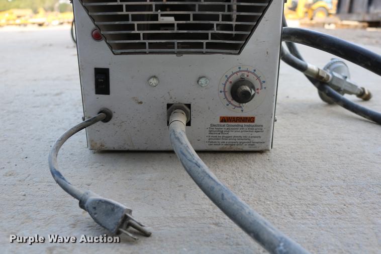 image for item EE9789 2009 Tradesman 155 Ultra propane heater