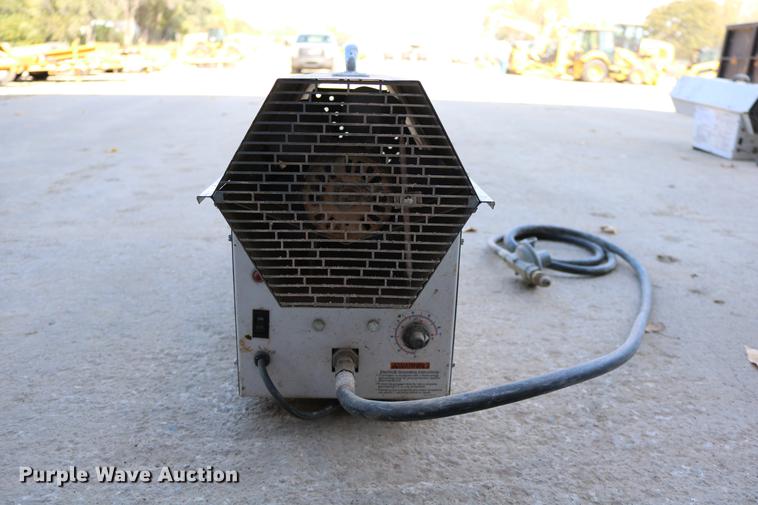 image for item EE9791 2009 Tradesman 155 Ultra propane heater