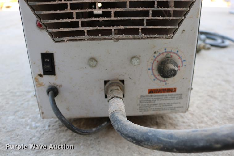 image for item EE9791 2009 Tradesman 155 Ultra propane heater