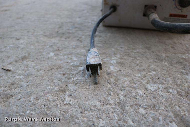 image for item EE9791 2009 Tradesman 155 Ultra propane heater