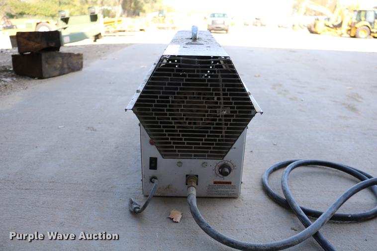 image for item EE9792 2009 Tradesman 155 Ultra propane heater
