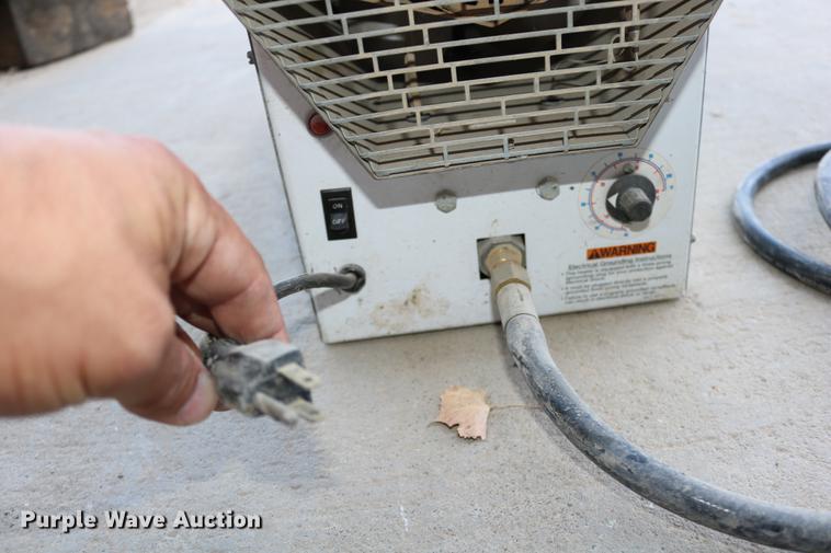 image for item EE9792 2009 Tradesman 155 Ultra propane heater