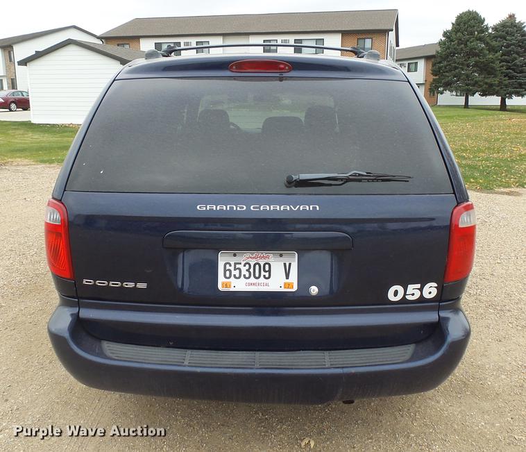 image for item J5399 2005 Dodge Grand Caravan van