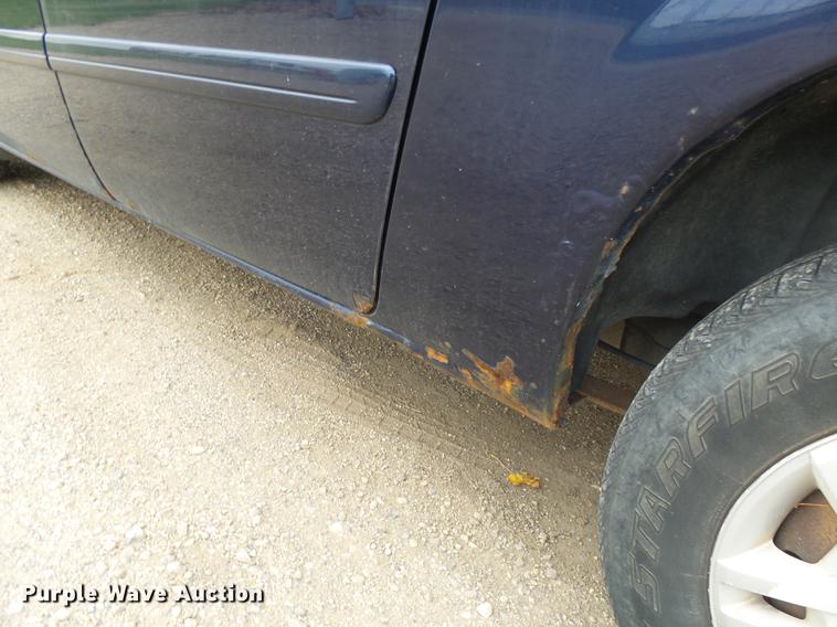 image for item J5399 2005 Dodge Grand Caravan van