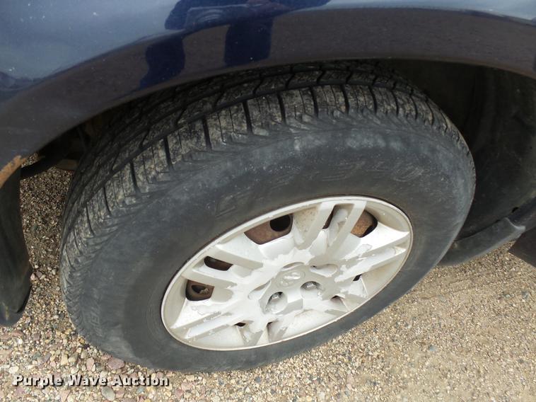 image for item J5399 2005 Dodge Grand Caravan van