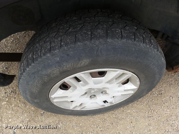 image for item J5399 2005 Dodge Grand Caravan van