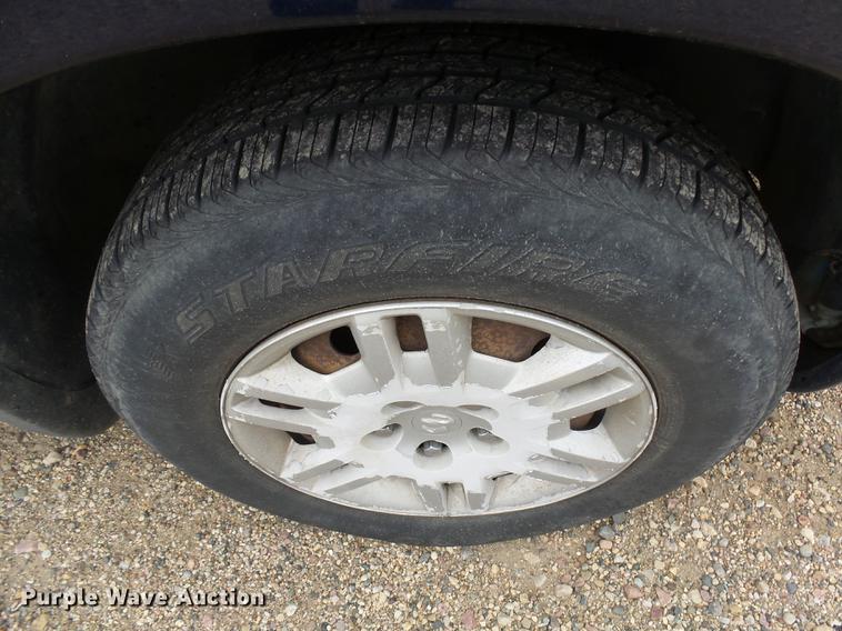 image for item J5399 2005 Dodge Grand Caravan van