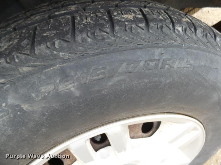 image for item J5399 2005 Dodge Grand Caravan van