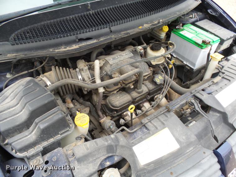 image for item J5399 2005 Dodge Grand Caravan van