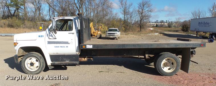 image for item J5420 1990 Chevrolet C60 flatbed truck