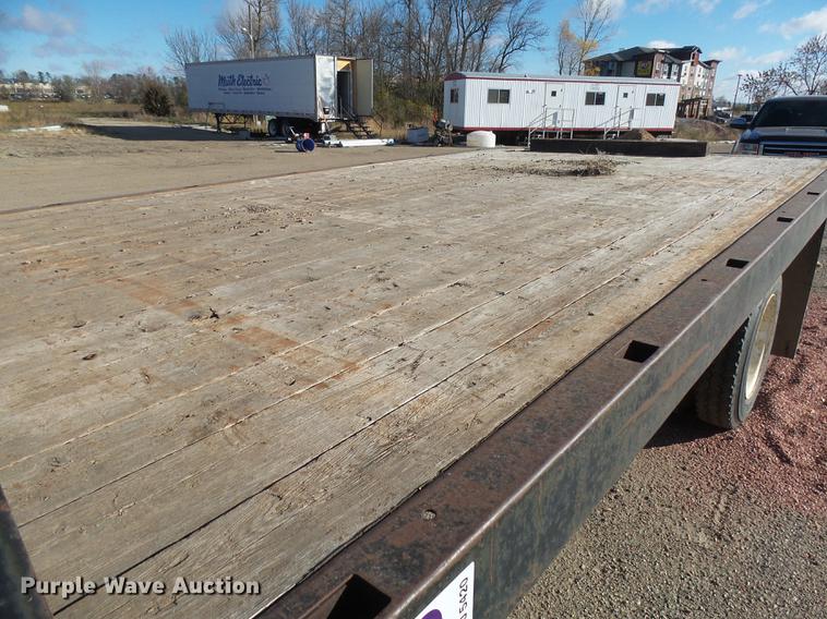 image for item J5420 1990 Chevrolet C60 flatbed truck