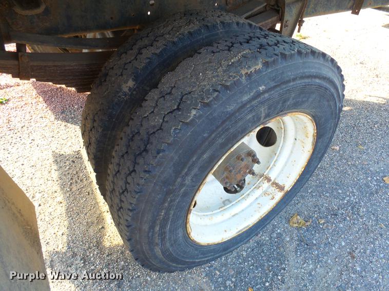 image for item J5420 1990 Chevrolet C60 flatbed truck