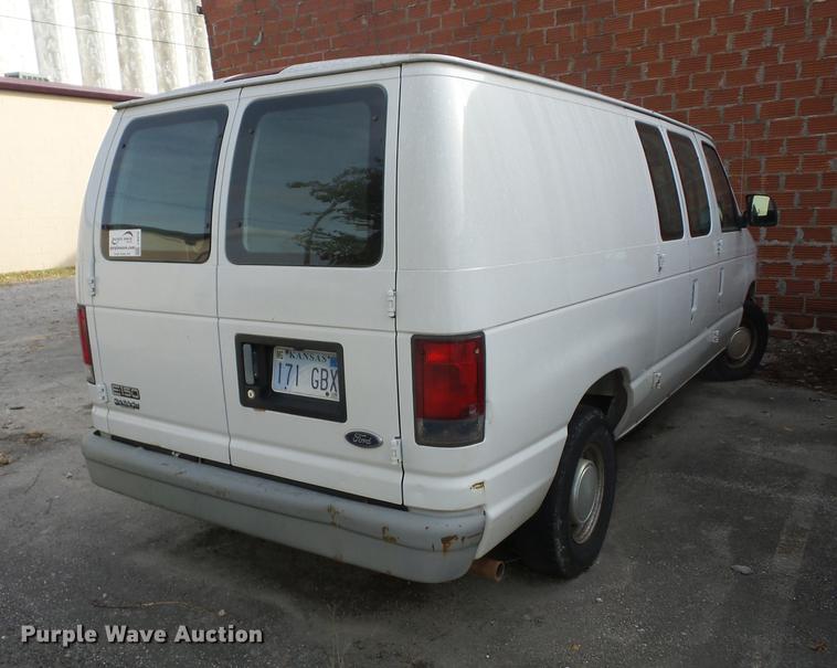 image for item J8570 1999 Ford Econoline E150 van