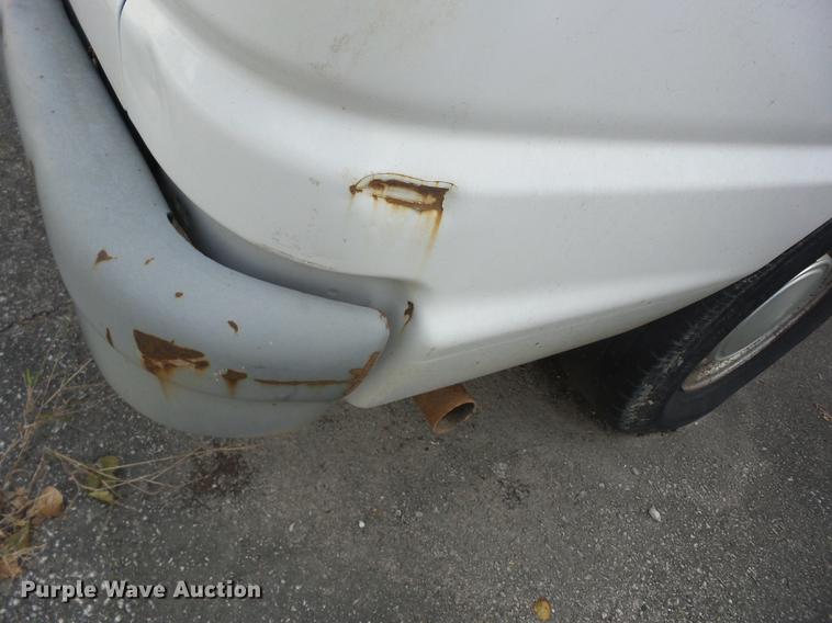 image for item J8570 1999 Ford Econoline E150 van