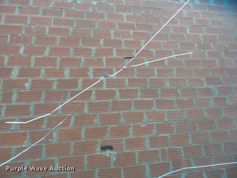 image for item J8570 1999 Ford Econoline E150 van