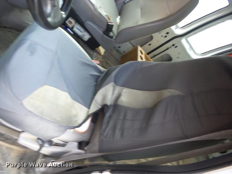 image for item J8570 1999 Ford Econoline E150 van