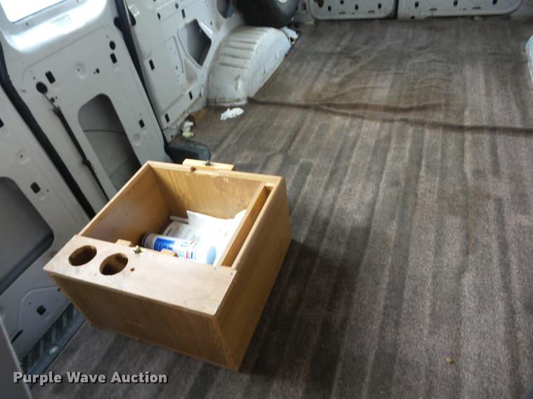 image for item J8570 1999 Ford Econoline E150 van