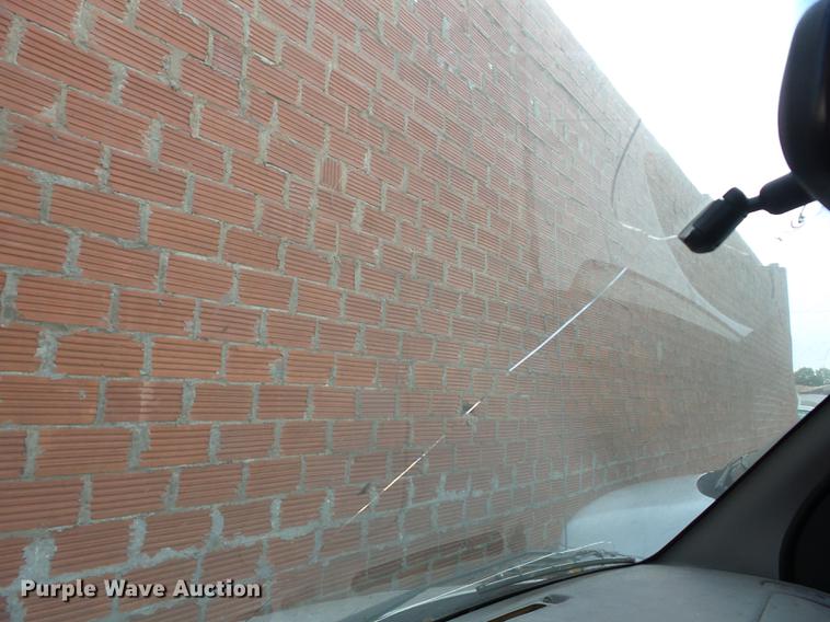 image for item J8570 1999 Ford Econoline E150 van