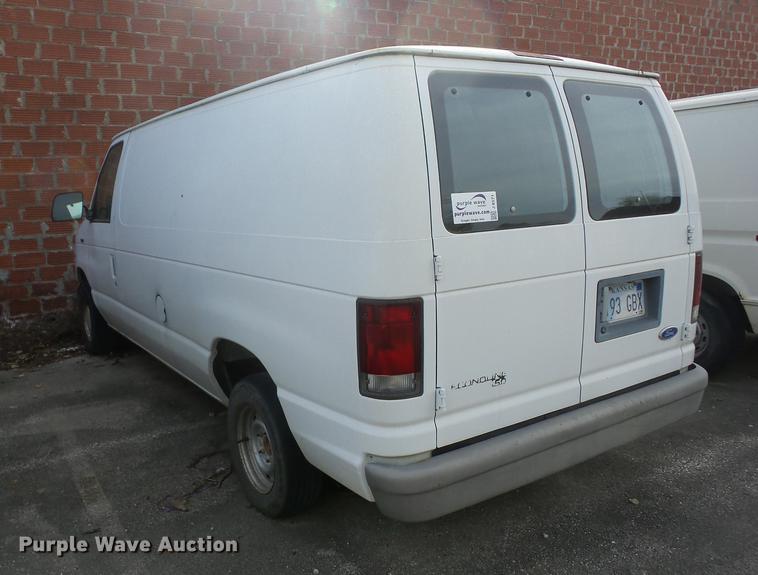 image for item J8571 1995 Ford Econoline E150 van