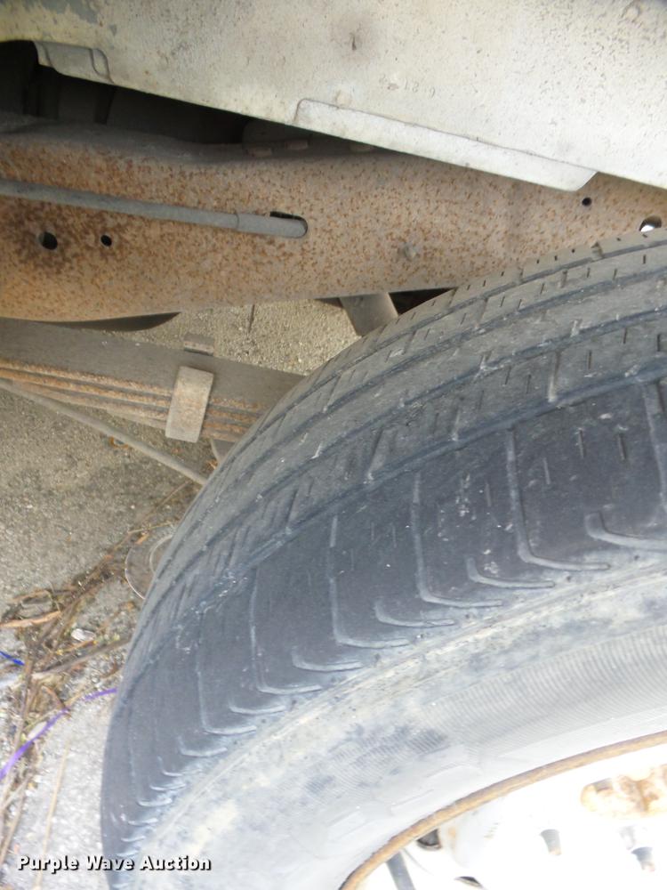 image for item J8571 1995 Ford Econoline E150 van