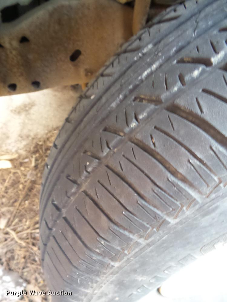 image for item J8571 1995 Ford Econoline E150 van